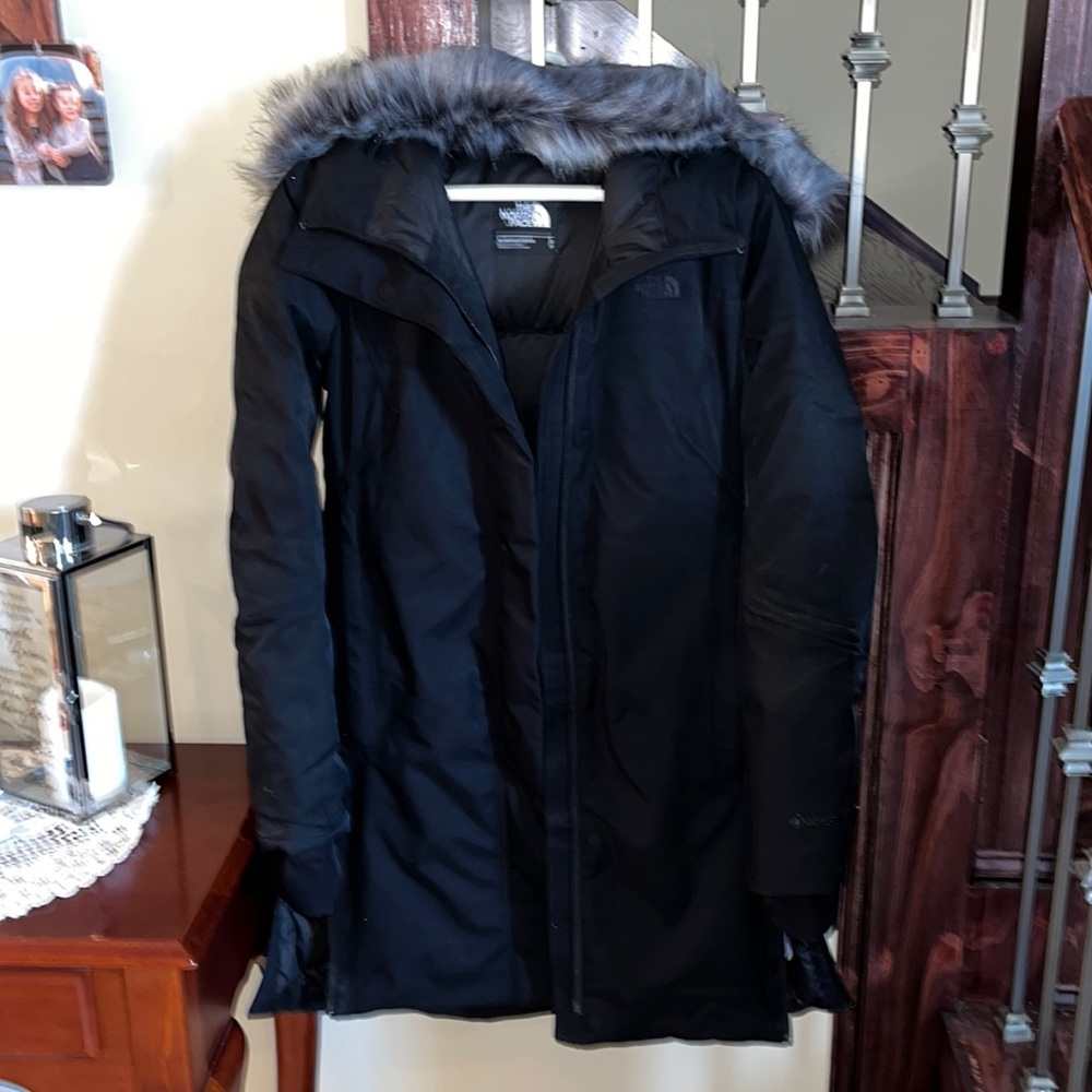 North Face Parka - Excellent condition. Used 1 season.
